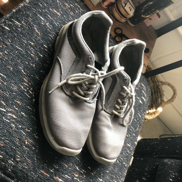 Vans - Picture 1 of 4